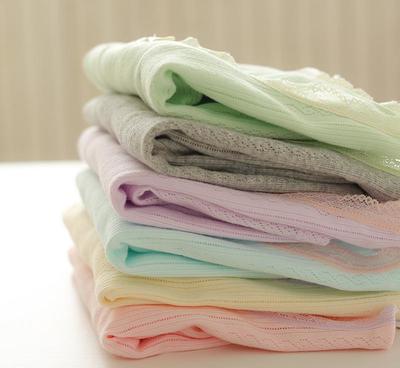 夏日居家必備 純棉螺紋針織T恤，舒適與時尚的完美融合